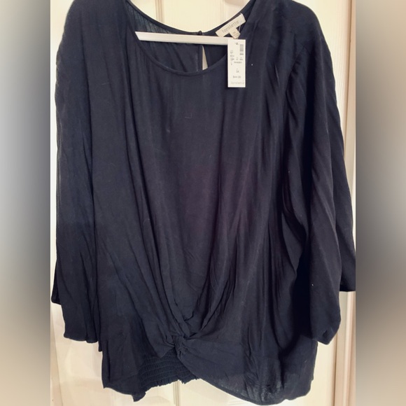 18 - NWT BLACK blouse with bottom twist - Picture 1 of 8